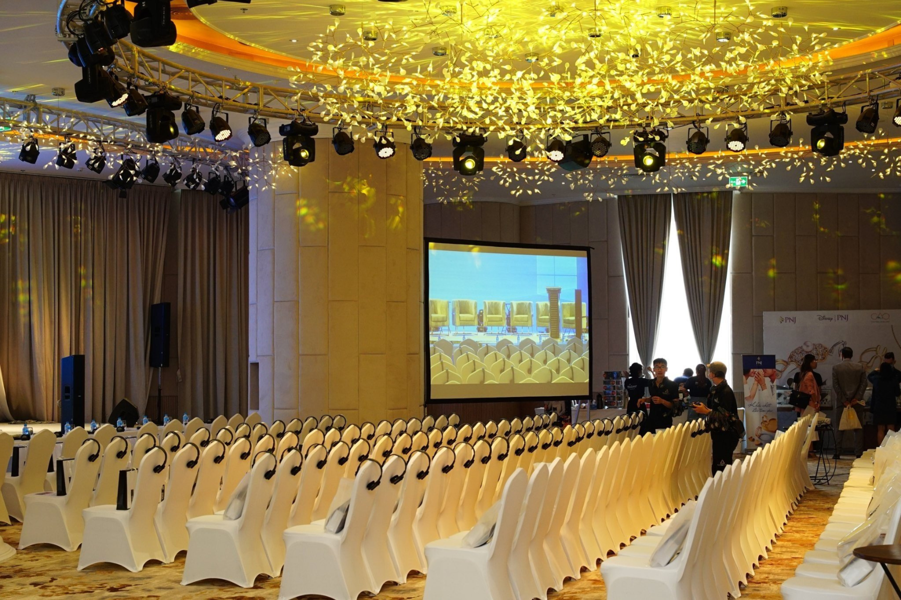 LOGO LA VELA (ngang)