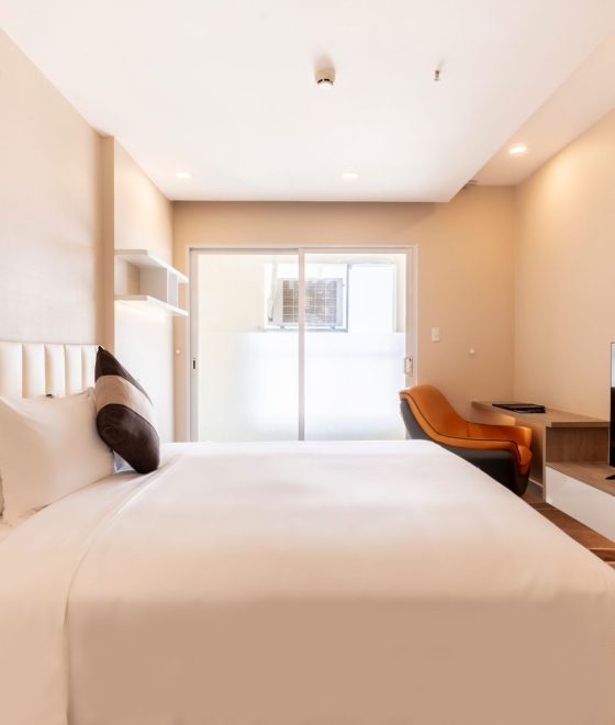 Business King Room